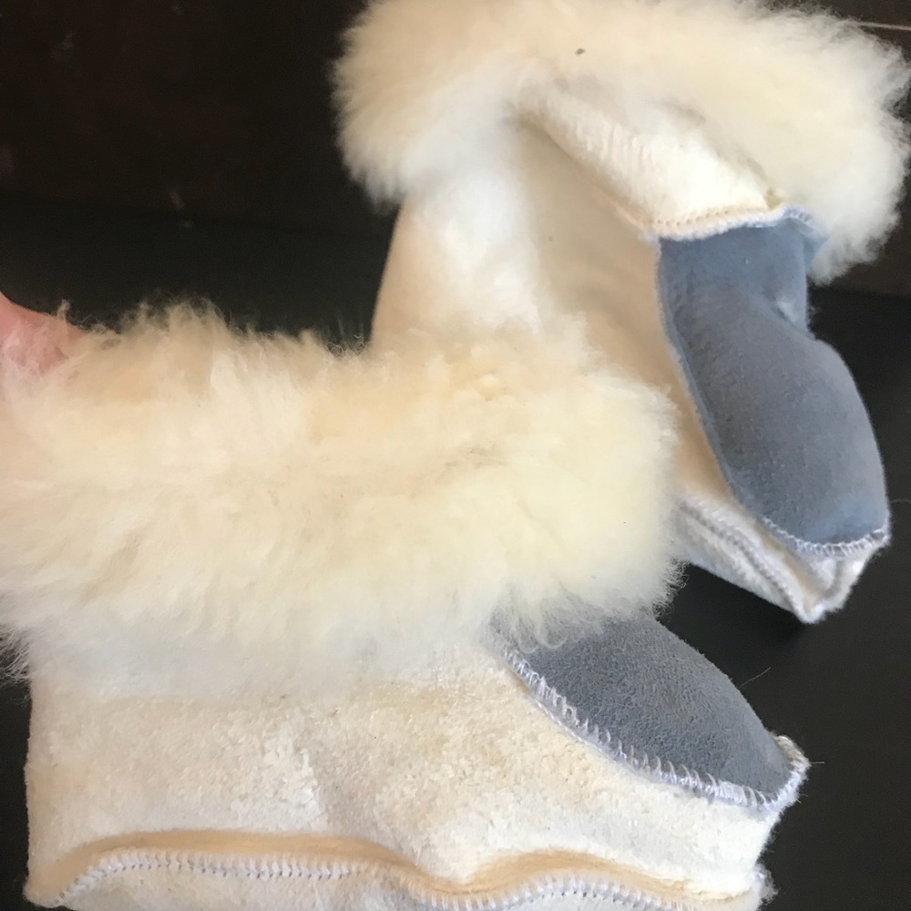 Infant boot slippers - Picture 3 of 4